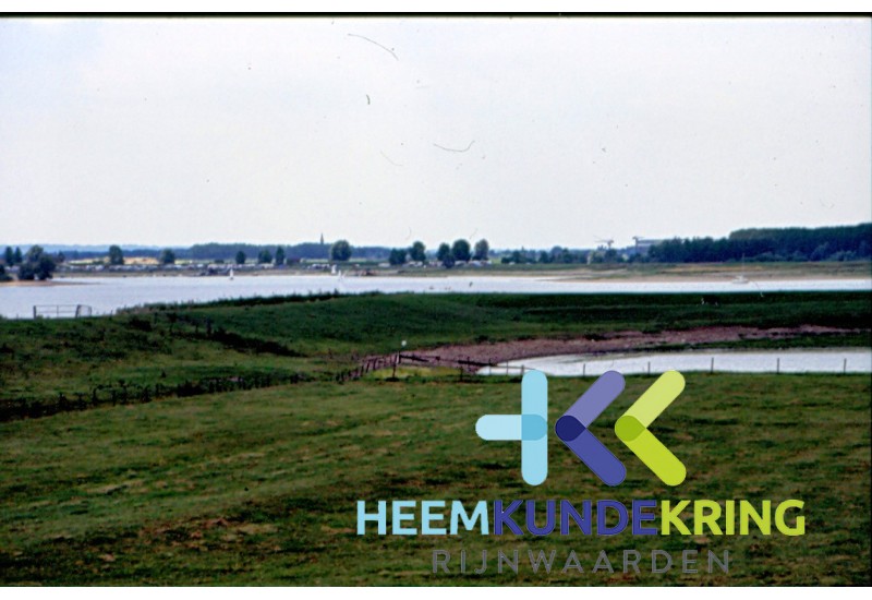 Byland zicht op Millingen F00000209